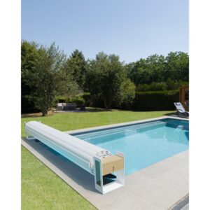 ручные и автоматические укрывные материалы для бассейна